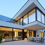 Luxury Cloer, - Sauna,steam Room, 2 Jacuzzis Вилла Ядраново