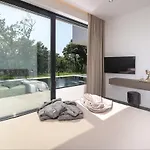 Luxury Cloer, - Sauna,steam Room, 2 Jacuzzis Вилла Ядраново