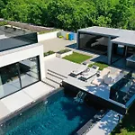 Вилла Luxury Cloer, - Sauna,steam Room, 2 Jacuzzis *