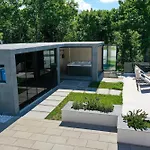 Вилла Luxury Cloer, - Sauna,steam Room, 2 Jacuzzis Ядраново