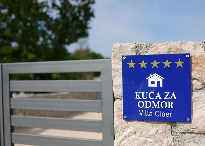 Luxury Cloer, - Sauna,steam Room, 2 Jacuzzis فيلة جادرانوفو