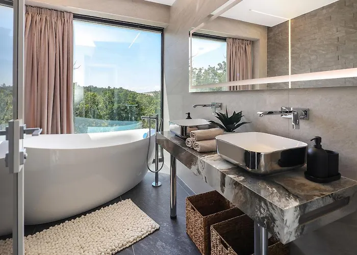 Luxury Cloer, - Sauna,steam Room, 2 Jacuzzis 别墅 卓得诺沃
