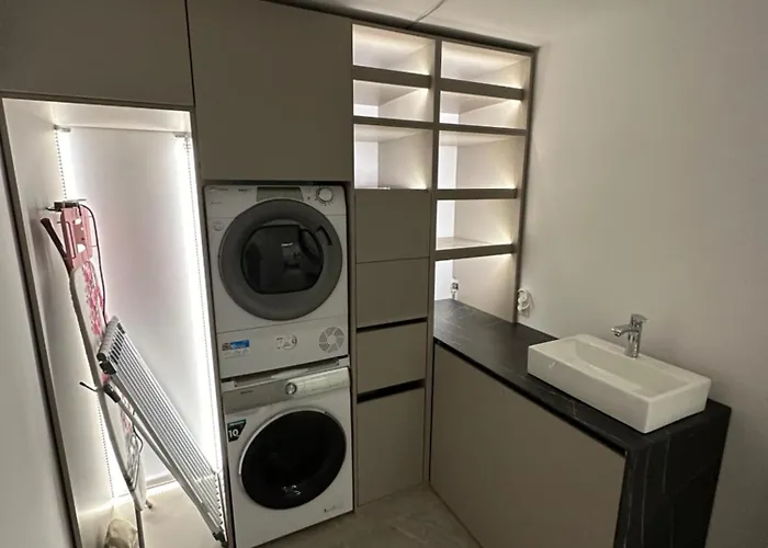 Luxury Cloer, - Sauna,steam Room, 2 Jacuzzis Villa